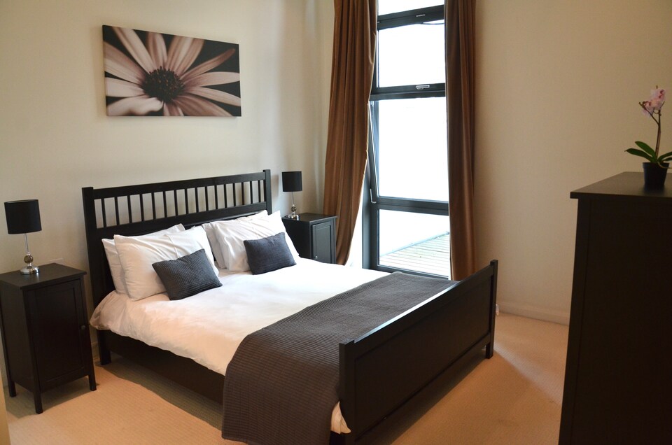 OYO Home Canary Wharf Apartments, London City Airport London, London
