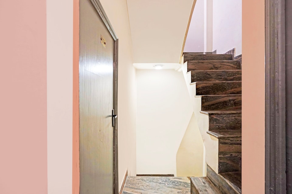 Hotel O Agarwal Lodge, Ghaziabad City, गाज़ियाबाद