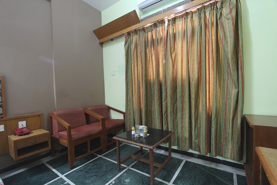 Capital O 36290 Hotel Pola Paradise, Bellary, Bellary