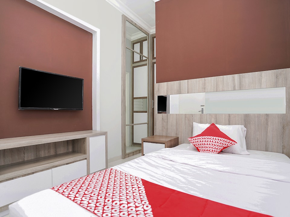OYO 747 Cipunegara Residence, Wonokromo, Surabaya