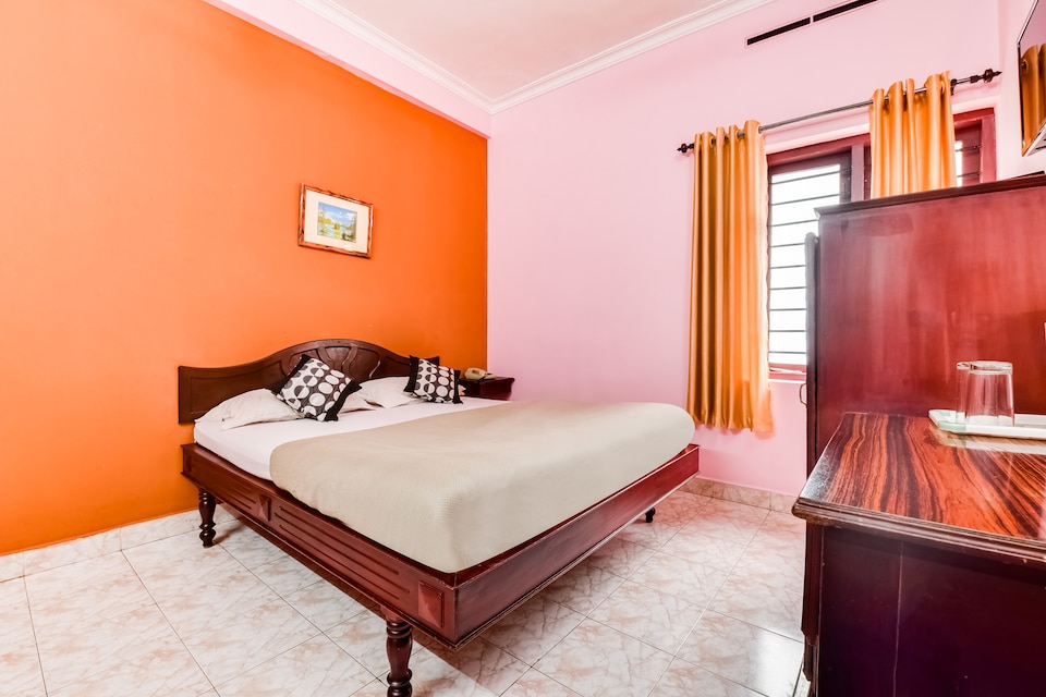 SPOT ON Indraprastham Tourist Home, Kottayam, Kottayam
