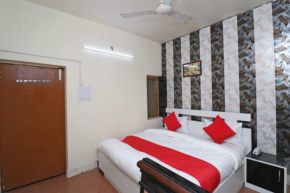 OYO 36428 Hotel Airways, Pilibhit Bypass Road, Bareilly