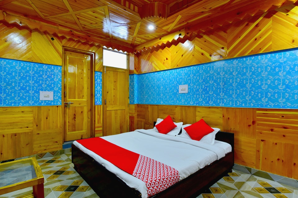 OYO 36433 Royal Star Cafe, Kasol, Kasol