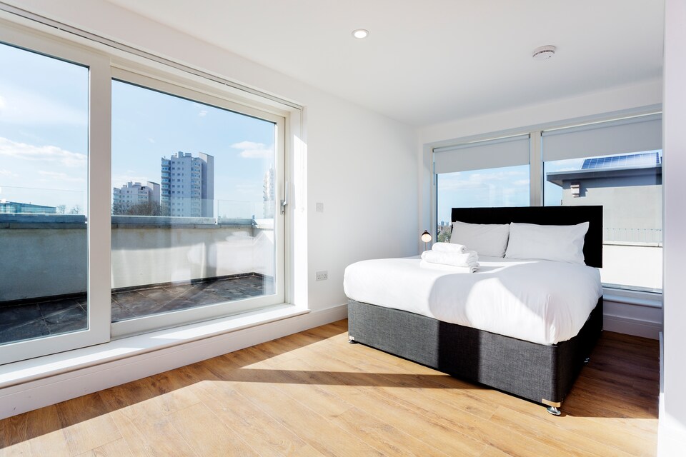 OYO Home Clapham 2 Bedroom, Wimbledon London, London