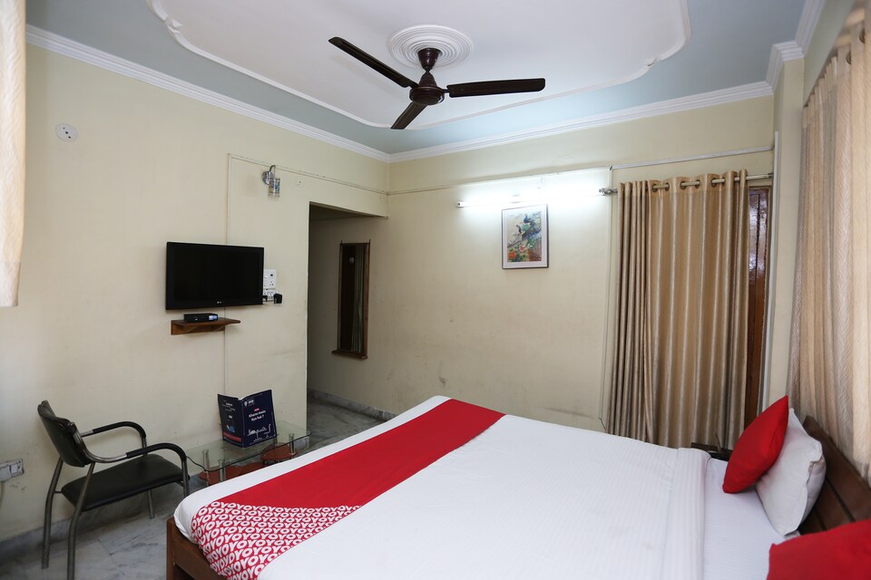 OYO 3574 Apartment CLUB 10, Bailey Road, Patna