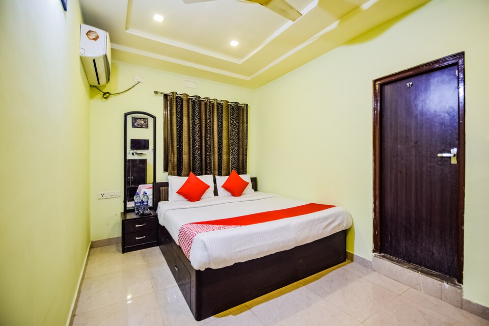 OYO 36444 Hotel Prabhave & Dining Hall, Udaipur Central, Udaipur