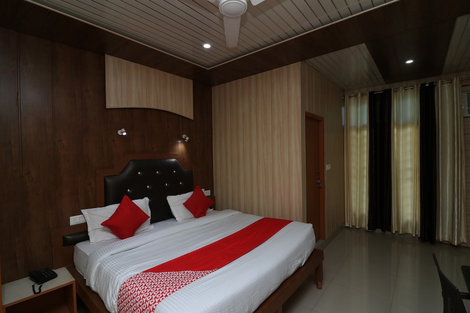 OYO 36452 Hotel Sagar View Barsar, Hamirpur city, Hamirpur
