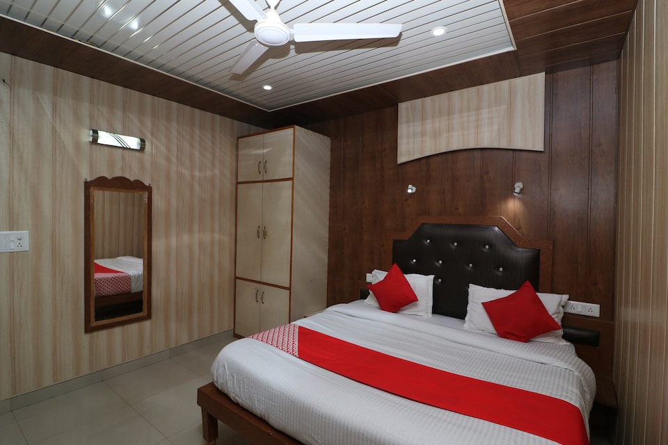 OYO 36452 Hotel Sagar View Barsar, Hamirpur city, Hamirpur