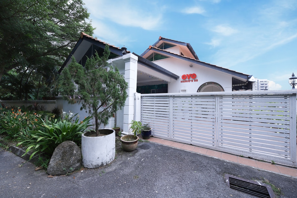 OYO 993 88 Mario's, Bukit Jambul, Bayan Lepas