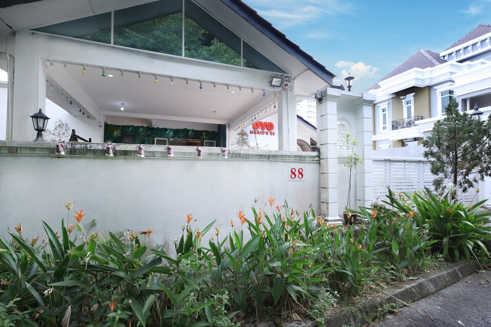 OYO 993 88 Mario's, Bukit Jambul, Bayan Lepas