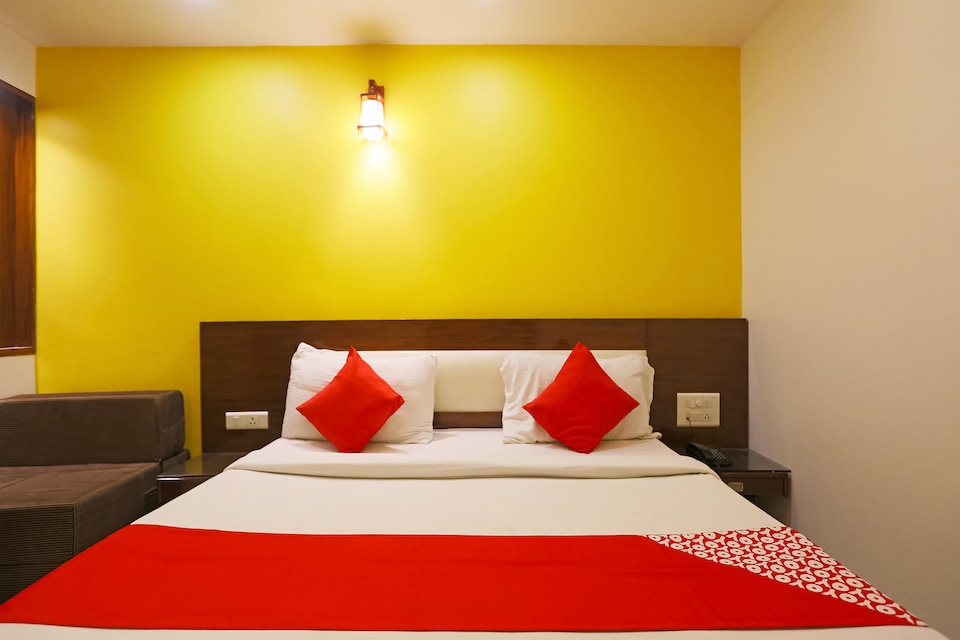 OYO Svaruchi Inn Near M2k Cinemas Rohini, Pitampura - Rohini Delhi, Delhi