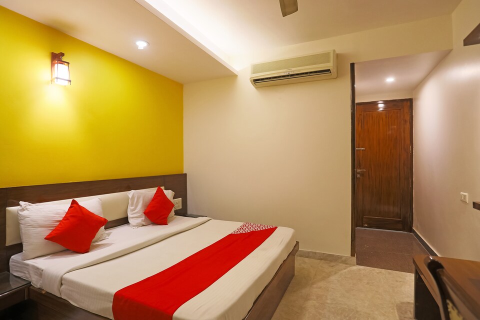 OYO Svaruchi Inn Near M2k Cinemas Rohini, Pitampura - Rohini Delhi, Delhi