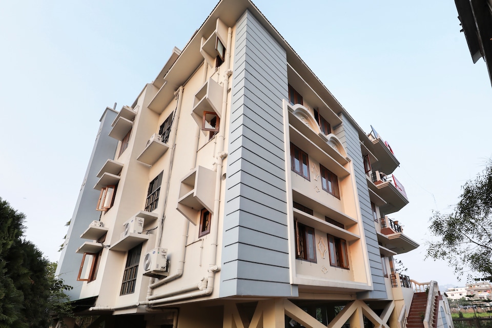 Capital O 36461 The Jovial, ISBT Guwahati, Guwahati