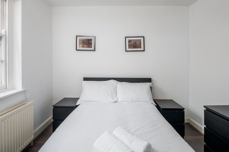 OYO Home Shoreditch Executive Deluxe 3 Bedroom, Liverpool Street London, London