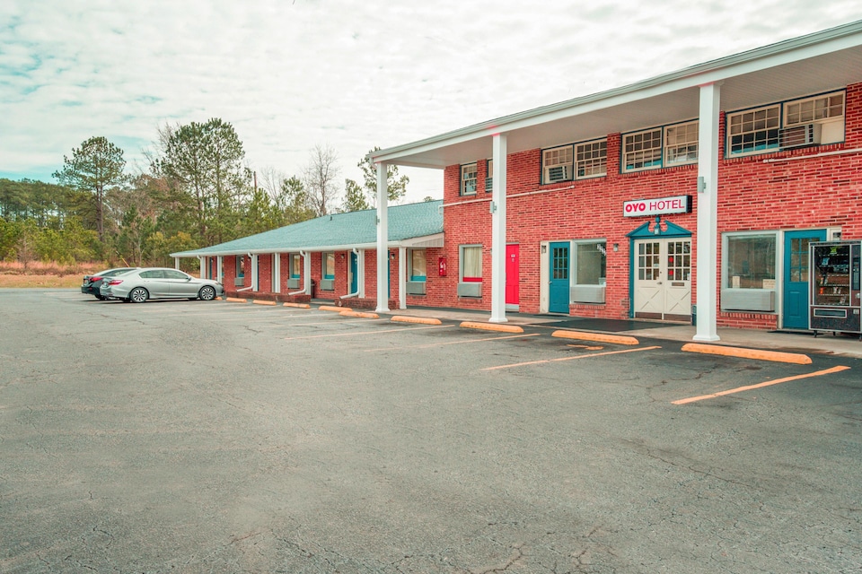 OYO Hotel Durham West Hills, C27278, Durham NC