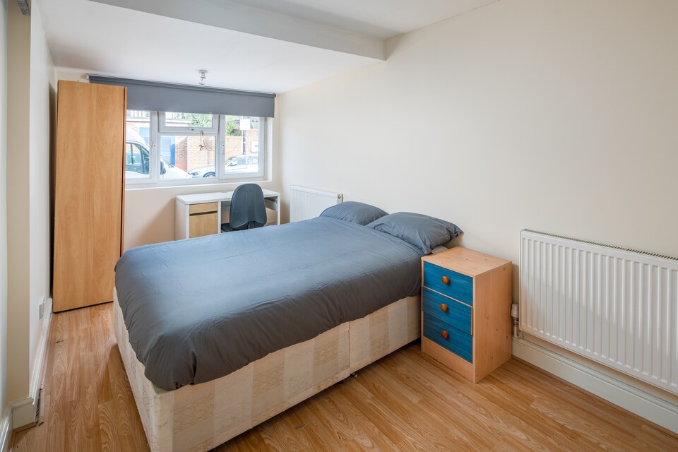 OYO Home Whitechapel Shared, Liverpool Street London, London