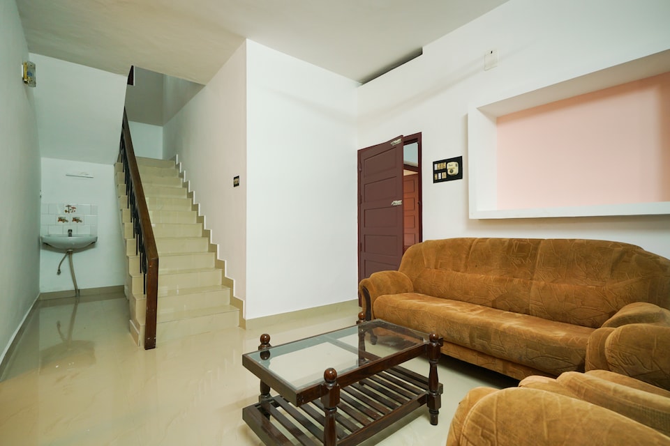 OYO 36489 Comfortable Villa, Edapally Kochi, Kochi
