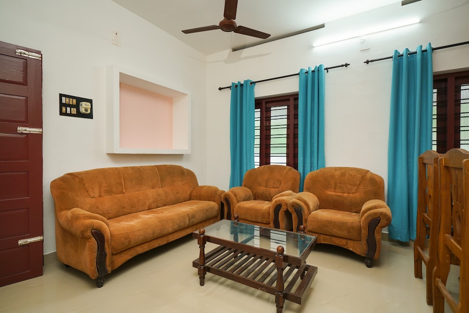 OYO 36489 Comfortable Villa, Edapally Kochi, Kochi