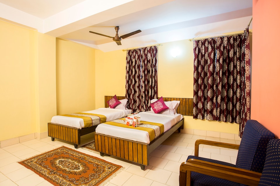 OYO 3580 Hotel Vinayak, Bagdogra Airport Siliguri, Siliguri