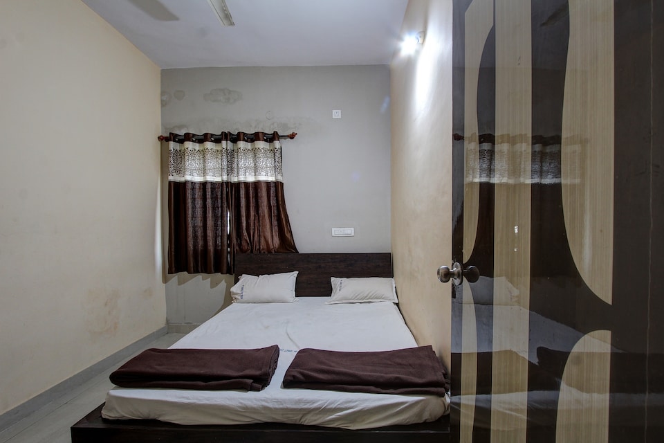 SPOT ON 36493 Skg Tourist Inn, Gulbarga, Gulbarga