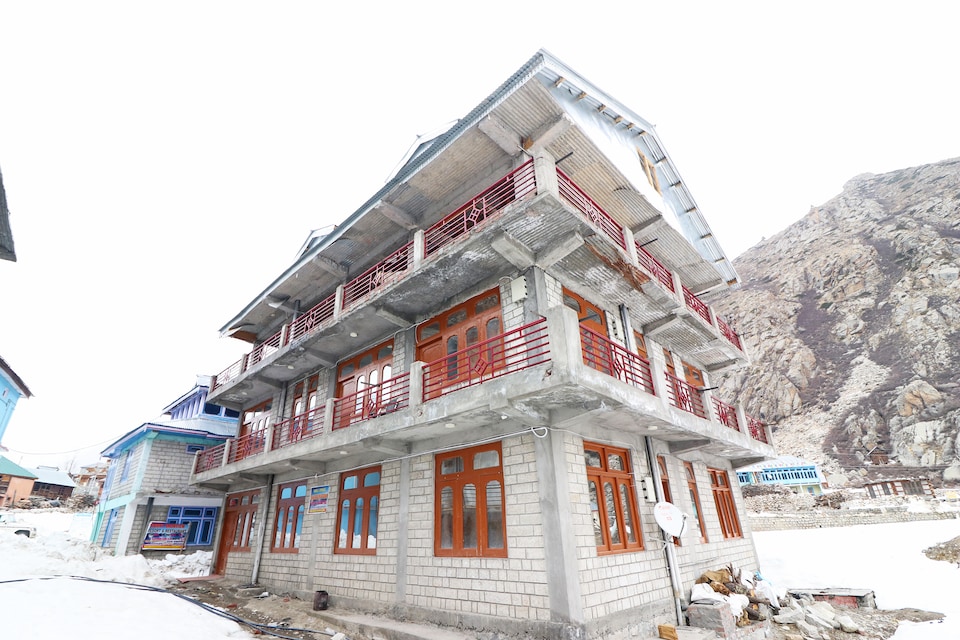 OYO 36498 Sunny Snow View, Kalpa, Kinnaur