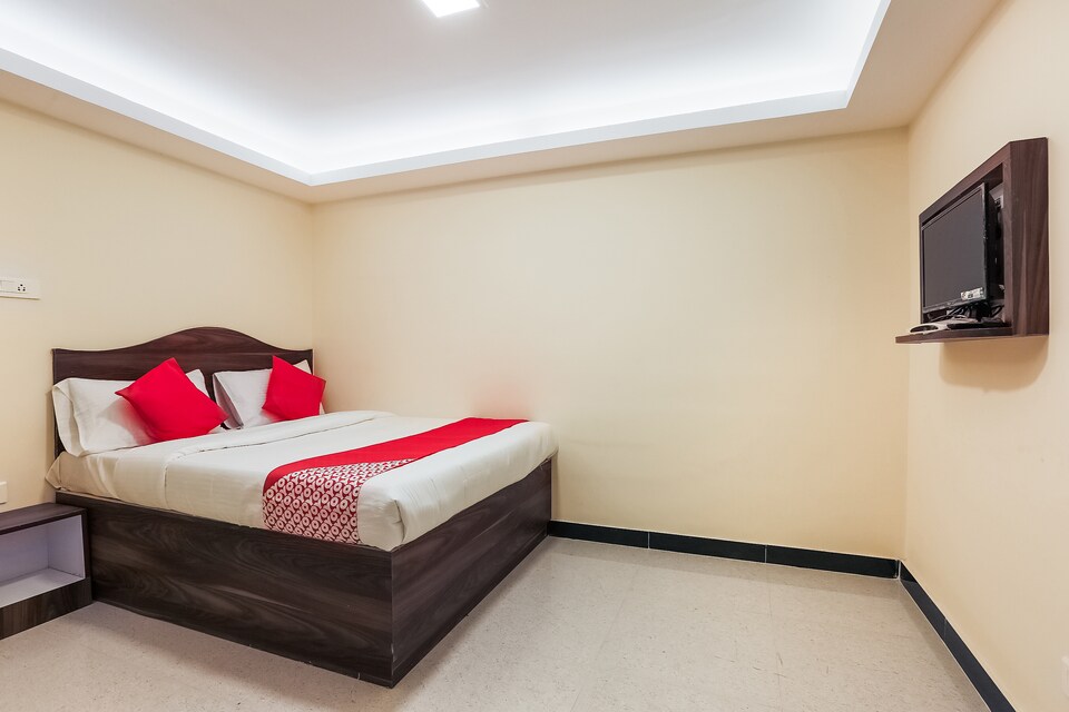 OYO Sri Krishna Inn, Ooty Town, Ooty