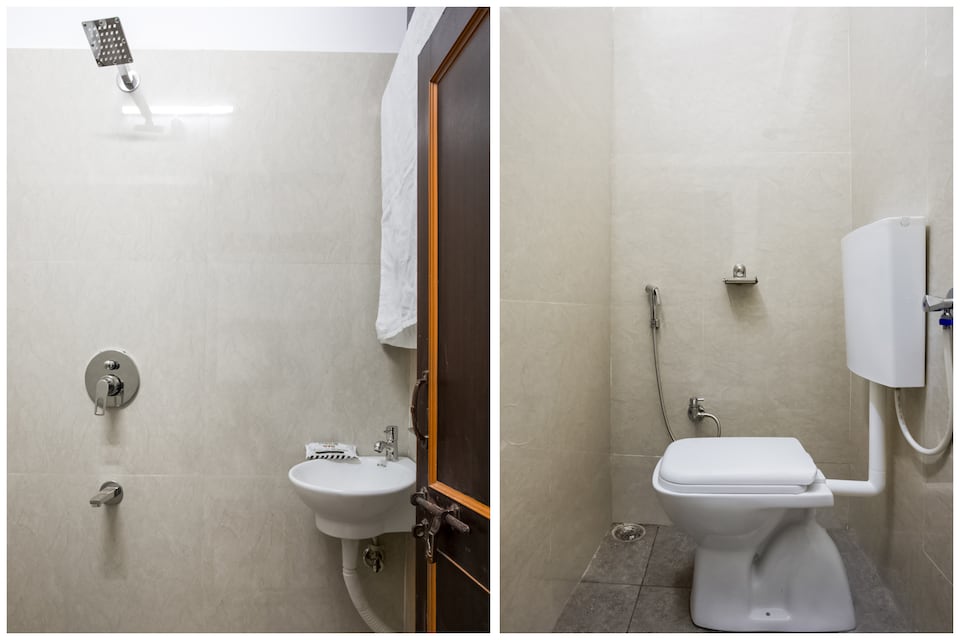 OYO 36501 Hotel Royal Palace, Vijay Nagar Indore, Indore