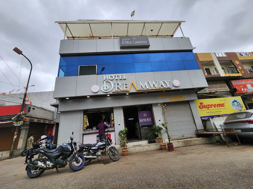 Hotel O Dreamway Geeta Bhawan Bus Stop, Vijay Nagar Indore, Indore