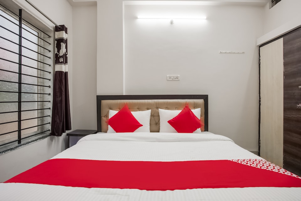 Hotel O Dreamway Geeta Bhawan Bus Stop, Vijay Nagar Indore, Indore