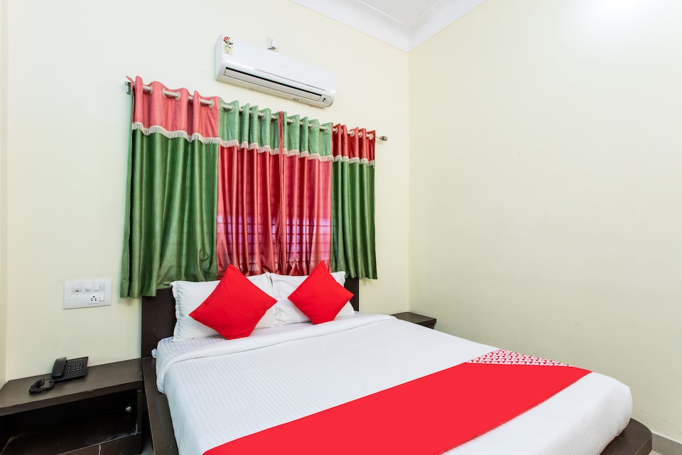 OYO 36511 Hotel Ritik, Pithampur, पीथमपुर