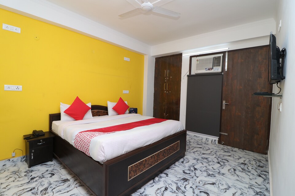 OYO 36518 Alberque International, Chhatarpur Delhi, Delhi