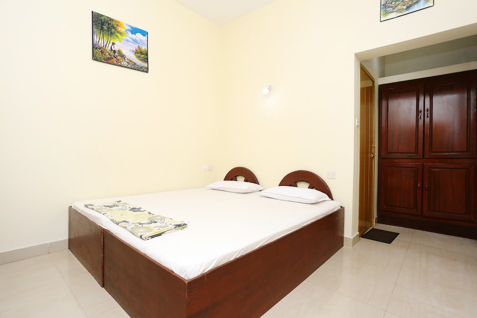 OYO 36522 Karthika Plaza, Varkala-II, Varkala