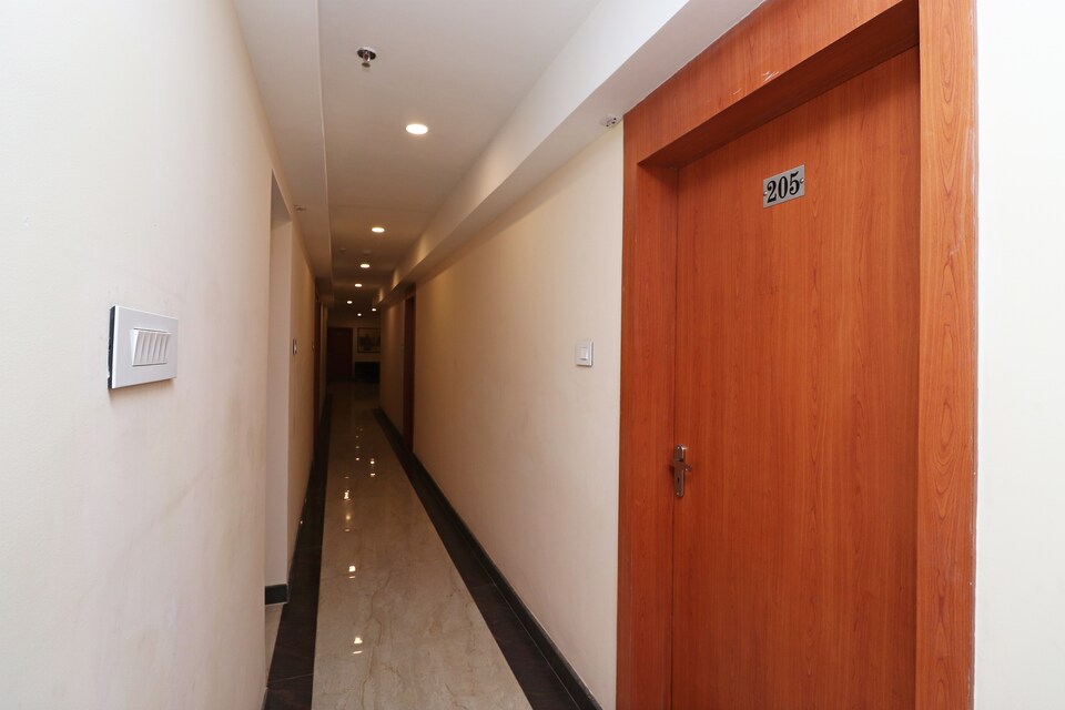 Capital O 36533 Hotel Lavkush International, Cantonment, Varanasi