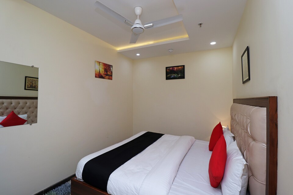Capital O 36533 Hotel Lavkush International, Cantonment, Varanasi