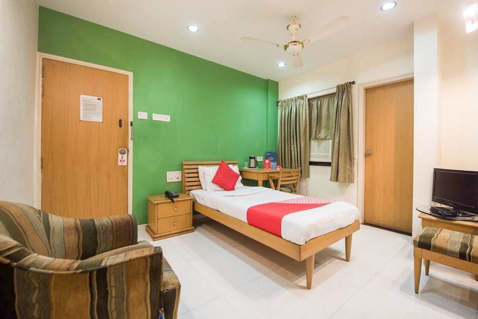 OYO 36536 Mankameshwar, Fazal Ganj Kanpur, Kanpur