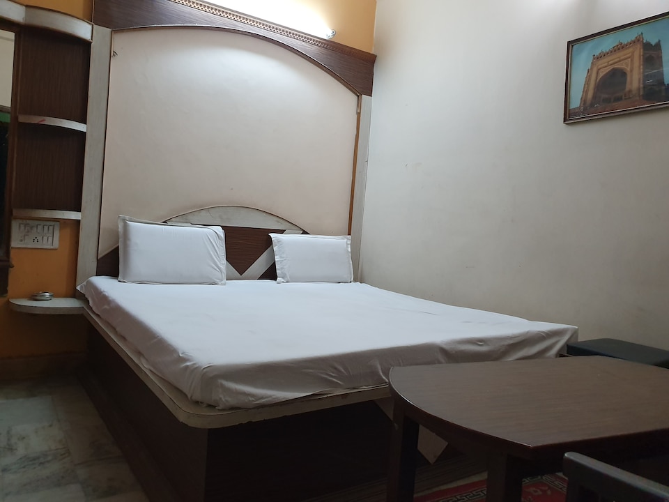 SPOT ON 36537 Hotel Sanjay, Corporate Complex, Agra