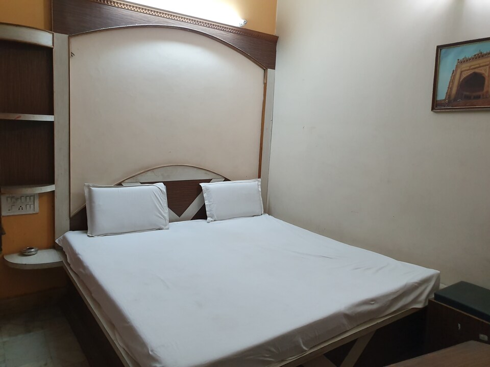 SPOT ON 36537 Hotel Sanjay, Corporate Complex, Agra