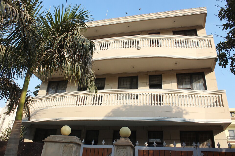 OYO 3585 near Galleria, Huda 2, Gurgaon