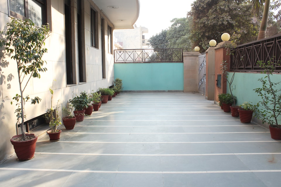 OYO 3585 near Galleria, Huda 2, Gurgaon