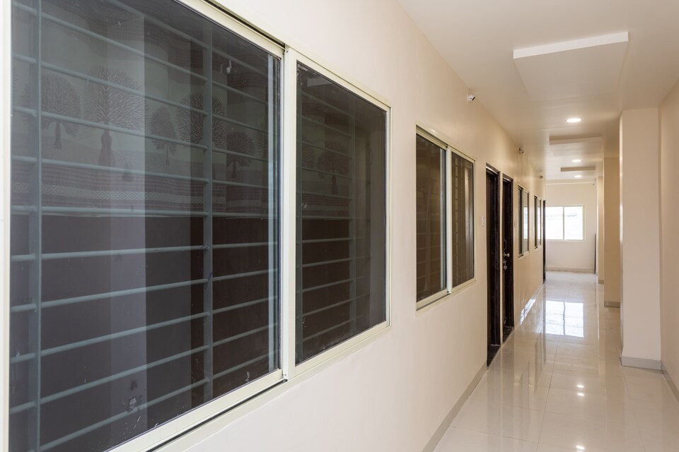 OYO 36548 Hotel Star 21, Bhawarkua Indore, Indore