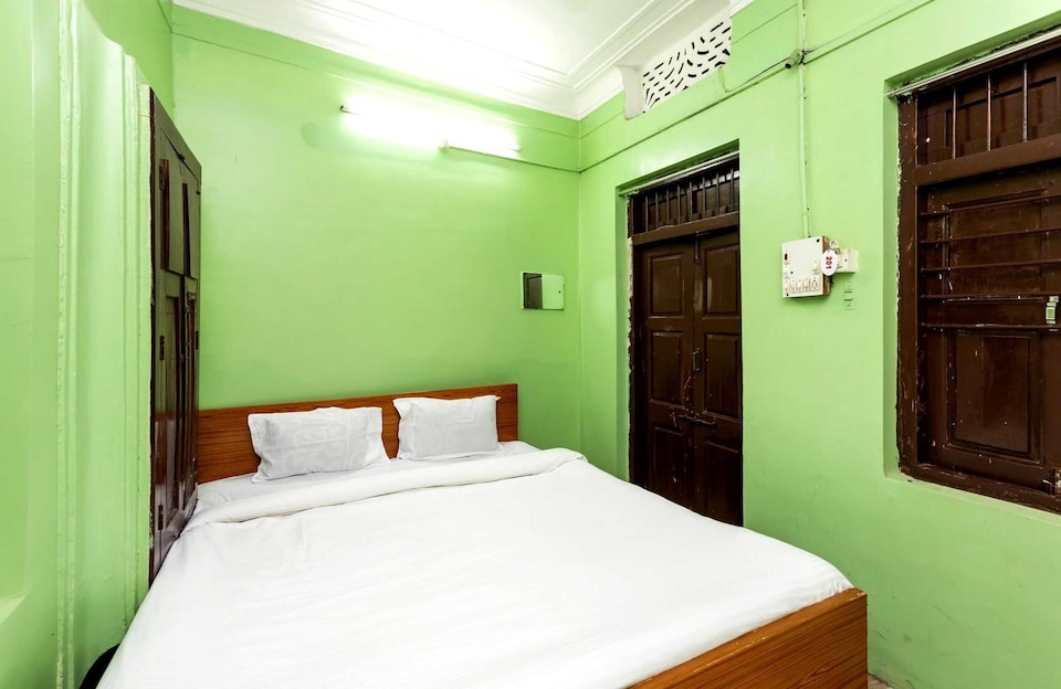 SPOT ON Hotel Sawera, Station Road - Indore, Indore