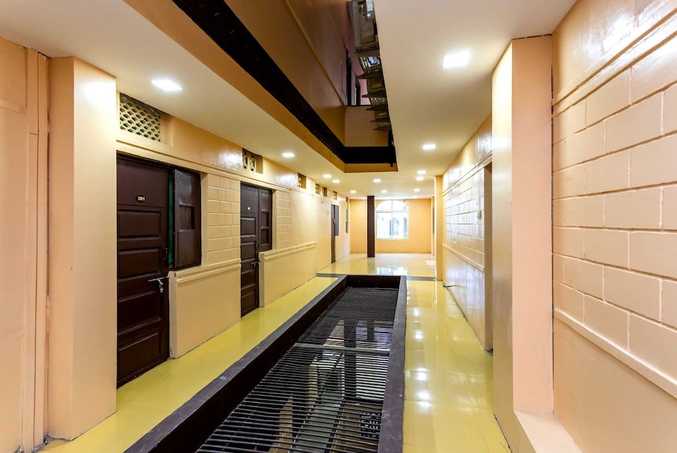 SPOT ON Hotel Savera, Station Road - Indore, Indore