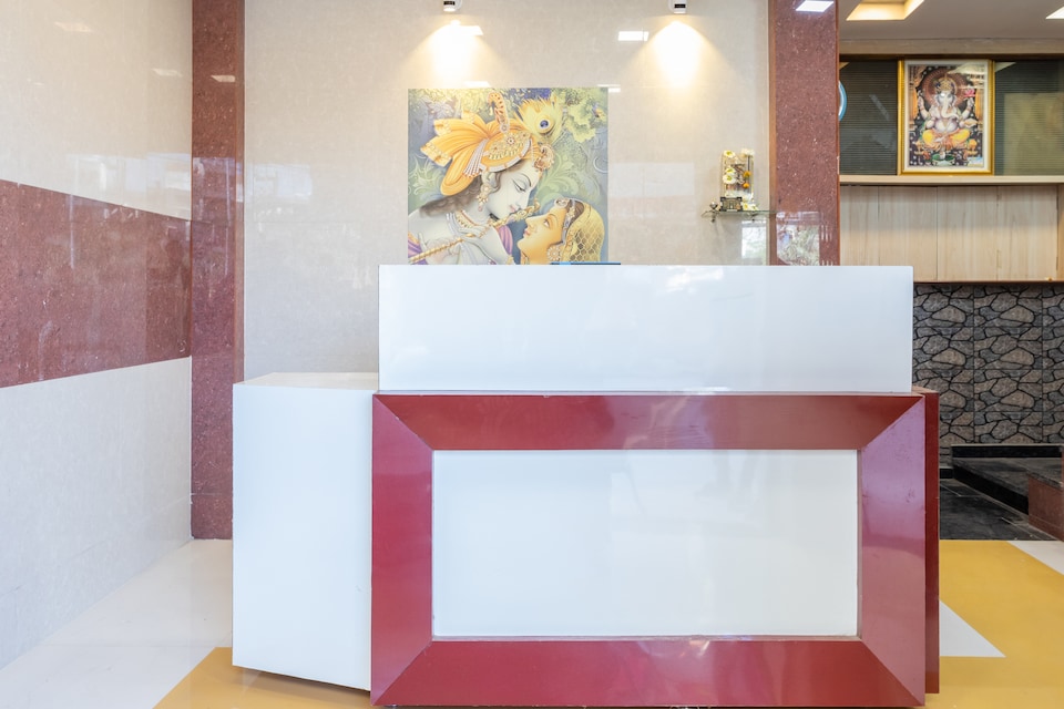 SPOT ON 36570 Narsingh Vatika, Airport Road - Indore, Indore