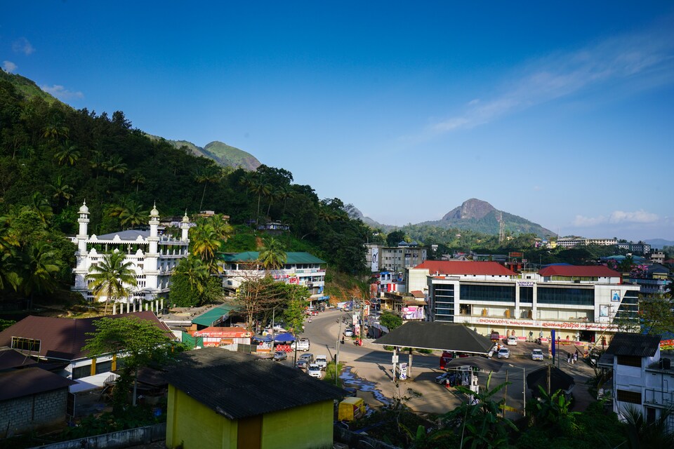 OYO 36576 Firdows International, Adimali Munnar, Munnar