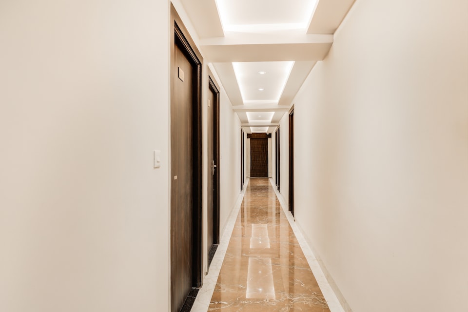 Capital O 36589 Hotel Imperial Regency, Station Road - Indore, Indore