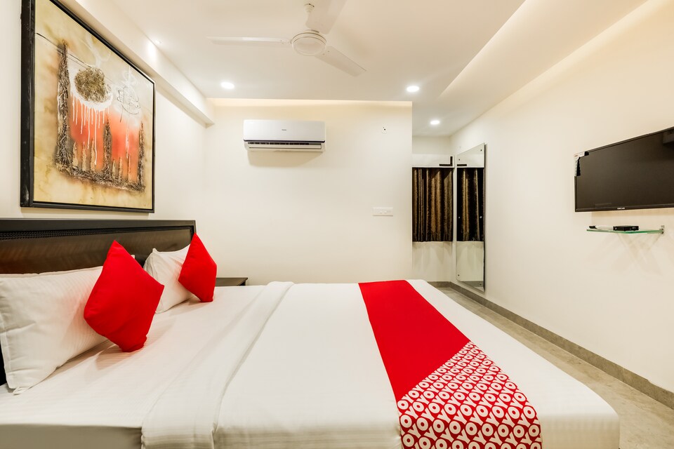 Capital O 36589 Hotel Imperial Regency, Station Road - Indore, Indore