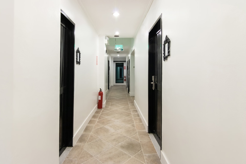 OYO 185 Seven Suites Observatory Hotel, Cubao Manila, Quezon City