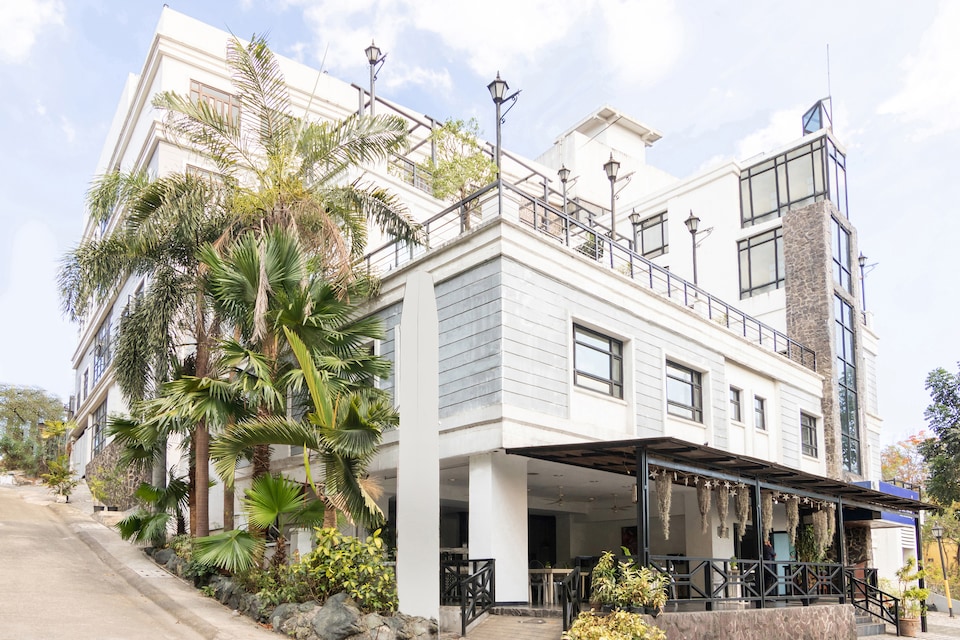 OYO 185 Seven Suites Observatory Hotel, Cubao Manila, Quezon City