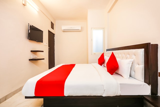 Hotel O Royal Palace Inn