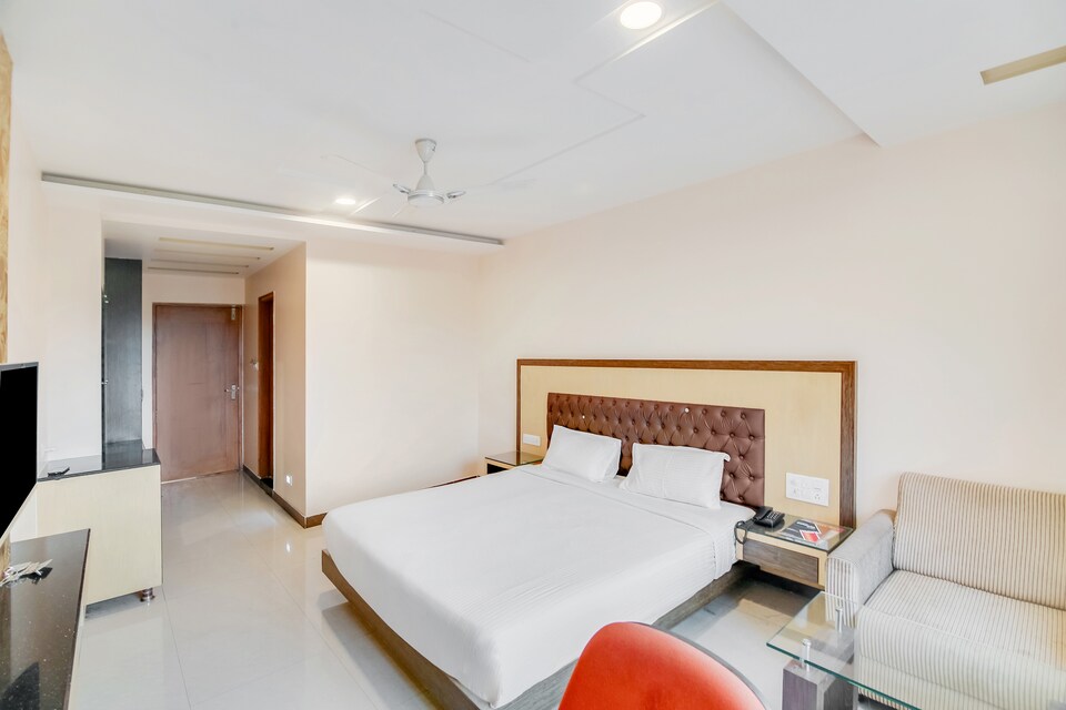 SPOT ON 36592 दुर्गादा सिरी पैलेस, Chitradurga, चित्रदुर्ग